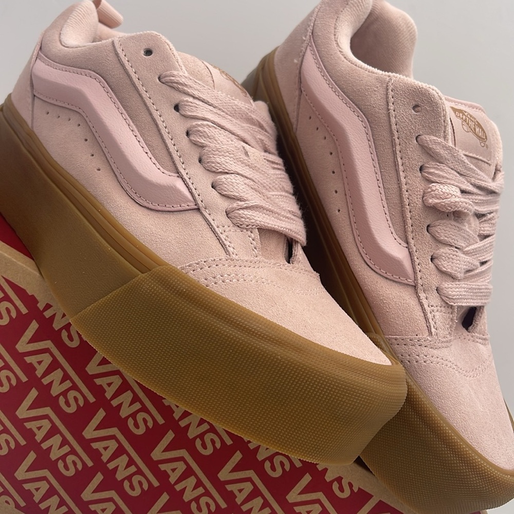 Vans WMNS Knu Stack Rose Smoke/Gum
VN000CP6CYA Platforms Sneakers - Picture 6 of 16